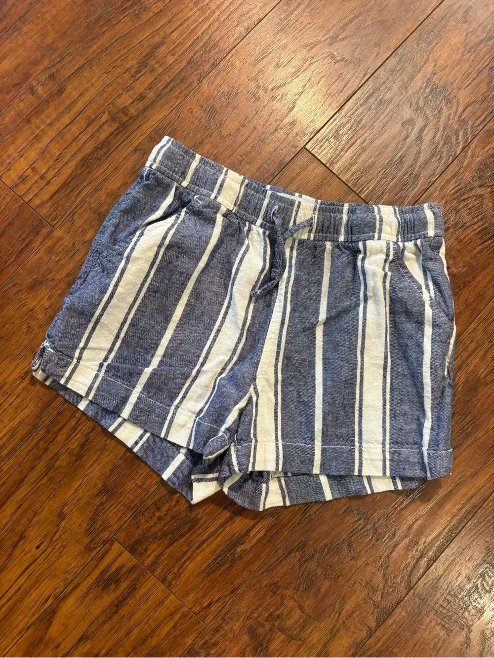 Old Navy girls size L 10/12 pull on striped shorts